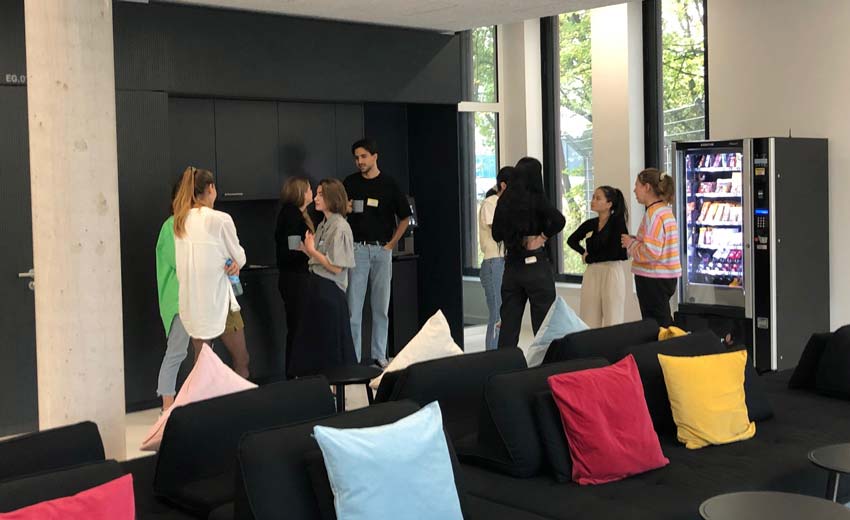 Die Teilnehmenden von Meet4Insights lernen sich kennen.